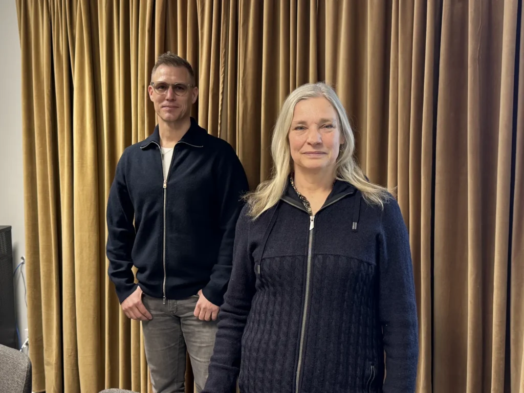 anna hellerstedt och andreas ramlöv i bakgrunden